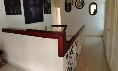 2 CASA EN UN TERRENO DE 827M2 LA PRINCIPAL 4 RECAMARAS Y ESTUDIO ,LA SECUNDARIA 2 RECAMARAS