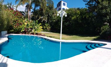 2 CASA EN UN TERRENO DE 827M2 LA PRINCIPAL 4 RECAMARAS Y ESTUDIO ,LA SECUNDARIA 2 RECAMARAS