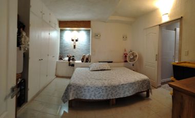 2 CASA EN UN TERRENO DE 827M2 LA PRINCIPAL 4 RECAMARAS Y ESTUDIO ,LA SECUNDARIA 2 RECAMARAS