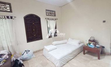 KBP1508 simple minimalist house in a quiet complex area.