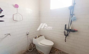 KBP1508 simple minimalist house in a quiet complex area.