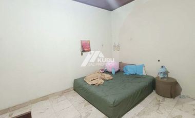 KBP1508 simple minimalist house in a quiet complex area.