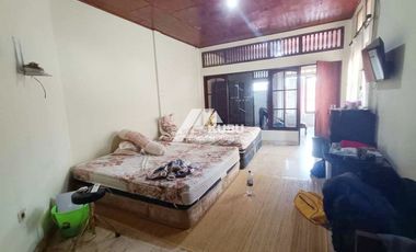 KBP1508 simple minimalist house in a quiet complex area.