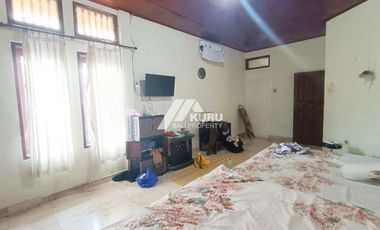 KBP1508 simple minimalist house in a quiet complex area.