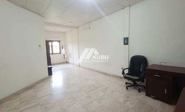 KBP1508 simple minimalist house in a quiet complex area.