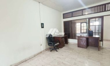 KBP1508 simple minimalist house in a quiet complex area.