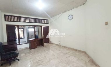 KBP1508 simple minimalist house in a quiet complex area.