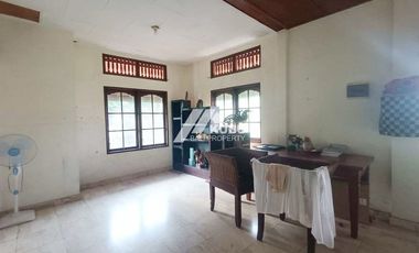 KBP1508 simple minimalist house in a quiet complex area.