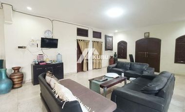 KBP1508 simple minimalist house in a quiet complex area.