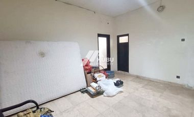 KBP1508 simple minimalist house in a quiet complex area.