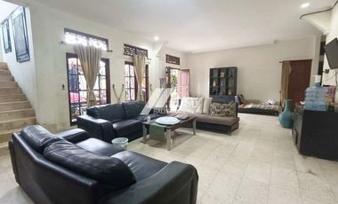 KBP1508 simple minimalist house in a quiet complex area.