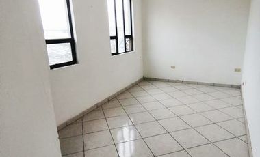 LOCAL COMERCIAL EN RENTA EN PLANTA ALTA CON TERRAZA EN SAN MIGUEL DE ALLENDE CERCA DE LA COMER