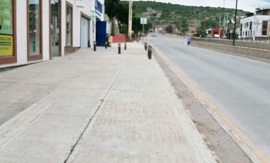 LOCAL COMERCIAL EN RENTA EN PLANTA ALTA CON TERRAZA EN SAN MIGUEL DE ALLENDE CERCA DE LA COMER