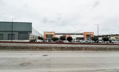 LOCAL COMERCIAL EN RENTA EN PLANTA ALTA CON TERRAZA EN SAN MIGUEL DE ALLENDE CERCA DE LA COMER