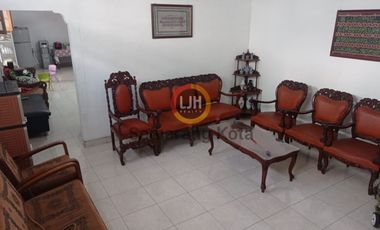 RUMAH INVESTASI BESAR DI IMAM BONJOL – KAPASITAS LUAR BIASA