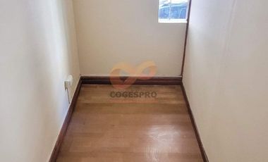Arriendo Amplia Oficina 3 Ambientes – Pleno Santiago Centro