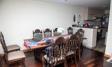 🏡 ¡HERMOSA CASA DE 3 PISOS EN SANTIAGO DE SURCO – EXCELENTE UBICACIÓN!   Vive en una zona tranquila y segura, cerca a parque y avenidas principales