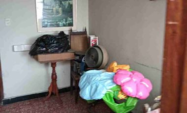 Vendo  Bucaramanga  Barrio el Prado exelente ubicación  Amplia casa   230 metros construidos 8 x26 fondo.