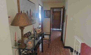 Vendo  Bucaramanga  Barrio el Prado exelente ubicación  Amplia casa   230 metros construidos 8 x26 fondo.