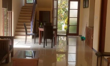 Rumah 2 Lantai Full Furnished Rancamaya Golf Estate Harga terbaik