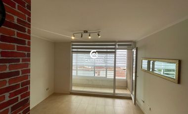 Arrendamos estudio semi amoblado