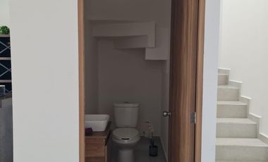 HERMOSA CASA EN PRIVADA AMPLIA DE 3 HABITACIONES TODAS CON BAÑO COMPLETO