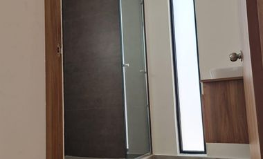 HERMOSA CASA EN PRIVADA AMPLIA DE 3 HABITACIONES TODAS CON BAÑO COMPLETO