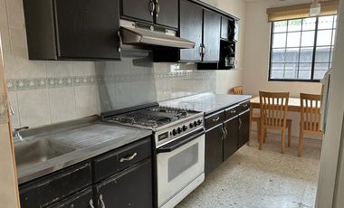 RENTA DE CASA A 5 MIN DEL TEC. A UNA CUADRA DE ALFONSO REYES Y GARZA SADA