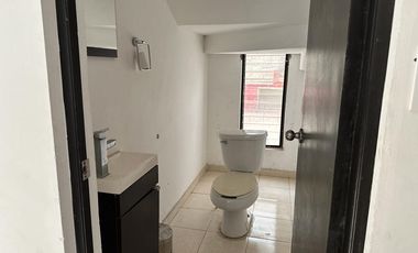 RENTA DE CASA A 5 MIN DEL TEC. A UNA CUADRA DE ALFONSO REYES Y GARZA SADA