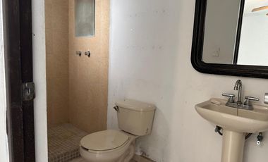 RENTA DE CASA A 5 MIN DEL TEC. A UNA CUADRA DE ALFONSO REYES Y GARZA SADA