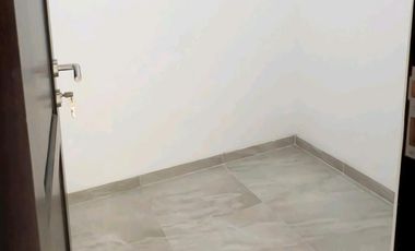 DIJUAL CEPAT RUMAH GAYA MODERN DI CIPAYUNG CIPUTAT DALAM KOMPLEK BESAR