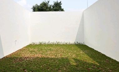 DIJUAL CEPAT RUMAH GAYA MODERN DI CIPAYUNG CIPUTAT DALAM KOMPLEK BESAR