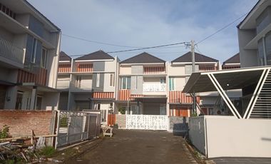 Dijual  Rumah Bagus terawat lokasi Perumahan Podo Rukun Eksekutif Batu Malang