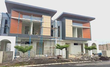 Dijual Rumah Lengkap Private Pool Dekat Exit Tol Waru Selatan Surabaya