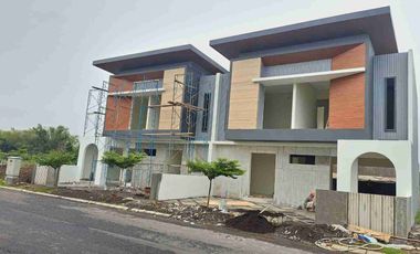 Dijual Rumah Lengkap Private Pool Dekat Exit Tol Waru Selatan Surabaya