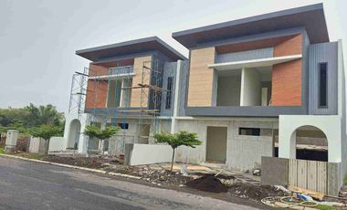 Dijual Rumah Lengkap Private Pool Dekat Exit Tol Waru Selatan Surabaya