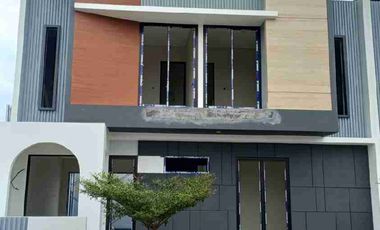 Dijual Rumah Lengkap Private Pool Dekat Exit Tol Waru Selatan Surabaya