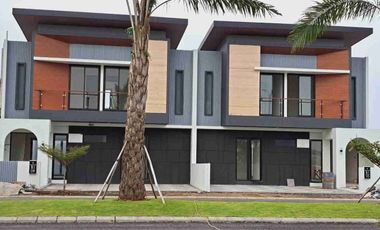 Dijual Rumah Lengkap Private Pool Dekat Exit Tol Waru Selatan Surabaya