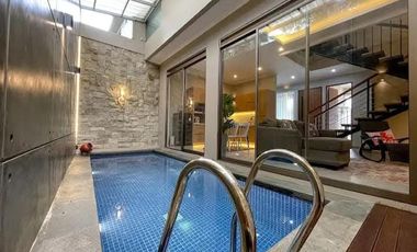 Jual Rumah CANTIK 3 LANTAI plus Kolam Renang di Cigadung Sayap Dago Bandung Utara MURAH