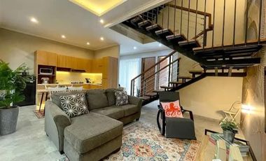 Jual Rumah CANTIK 3 LANTAI plus Kolam Renang di Cigadung Sayap Dago Bandung Utara MURAH