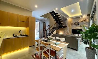 Jual Rumah CANTIK 3 LANTAI plus Kolam Renang di Cigadung Sayap Dago Bandung Utara MURAH