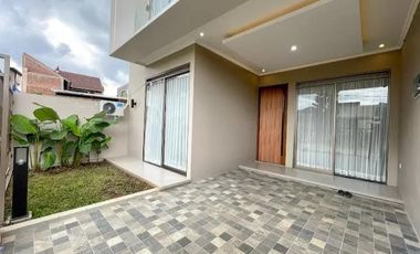 Jual Rumah CANTIK 3 LANTAI plus Kolam Renang di Cigadung Sayap Dago Bandung Utara MURAH