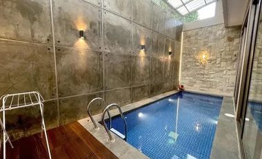 Jual Rumah CANTIK 3 LANTAI plus Kolam Renang di Cigadung Sayap Dago Bandung Utara MURAH