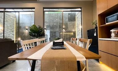 Jual Rumah CANTIK 3 LANTAI plus Kolam Renang di Cigadung Sayap Dago Bandung Utara MURAH