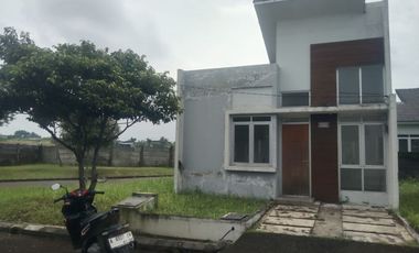 Rumah Hook, SHM, Jual Cepat di Area Premium Citra Maja
