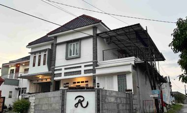 Disewakan Rumah berkolam renang pribadi dekat Citraland Cirebon