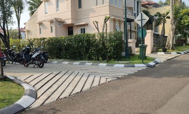 Rumah Mewah disewakan di Rancamaya Golf Estate I Harga dan View Terbaik