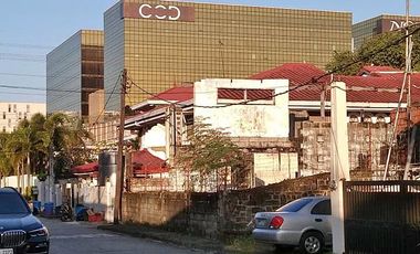 Bayview Village 2-Storey 4-Bedroom Townhouse  with 2 Car Garage Maids' and Driver's Room For Rent or Sale at Tambo Paranaque