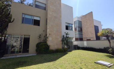 MARAVILLOSA CASA EN VENTA EN EXCLUSIVO CONDOMINIO EN LA PARTE BAJA DE SAN JERÓNIMO