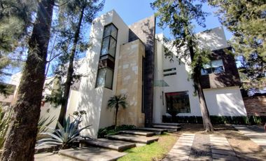 MARAVILLOSA CASA EN VENTA EN EXCLUSIVO CONDOMINIO EN LA PARTE BAJA DE SAN JERÓNIMO